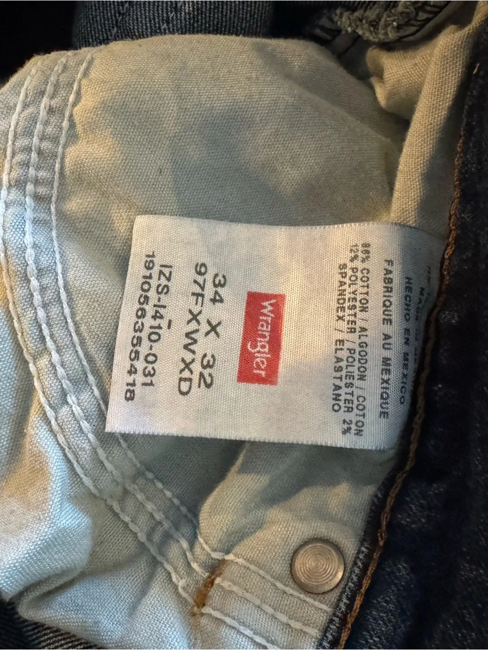 Wrangler Men's Relaxed Fit Dark Blue Denim Jeans 34 x 32 Like New!